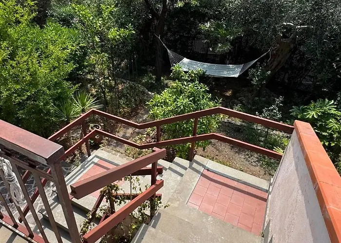 With Private Parking Lägenhet